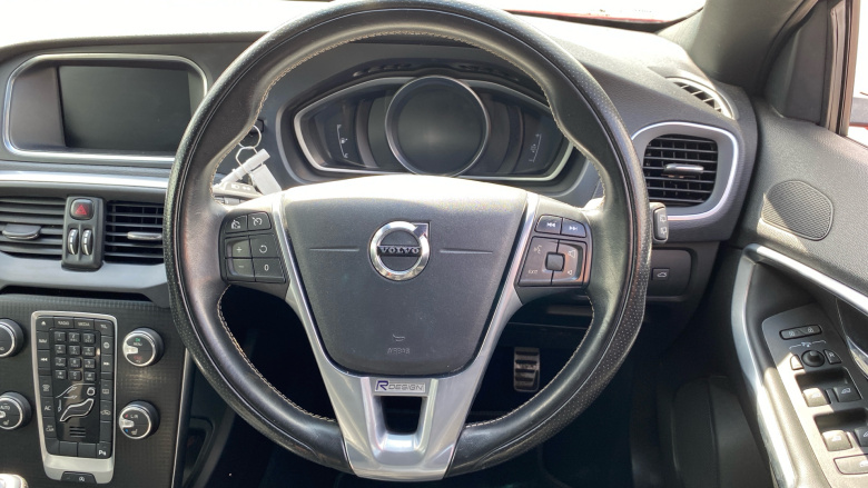 Volvo V40 T2 [122] R DESIGN Edition 5dr Petrol Hatchback
